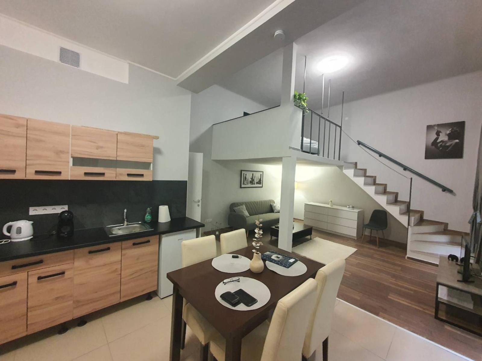 Cute Downtown Apartment بودابست المظهر الخارجي الصورة
